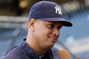 Salario de A-Rod, mayor al de una plantilla completa