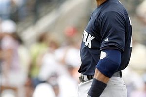 Vinculan a Alex Rodríguez con apuestas de póquer ilegales