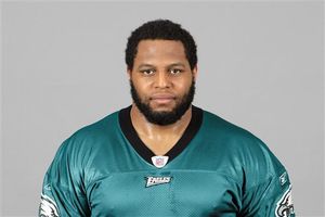 Defensivo de Filadelfia se desmaya durante el entrenamiento