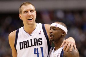 Terry anota 26 puntos y Dallas le quita el invicto a Hornets