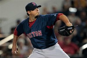 Beckett sufre conmoción tras recibir un pelotazo