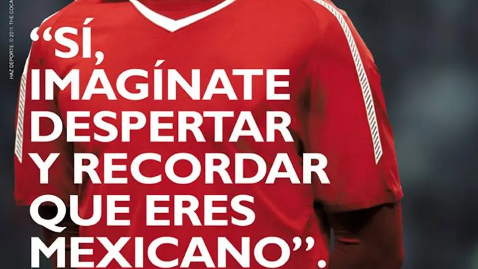 Tras caso Top Gear, Chicharito encabeza campaña