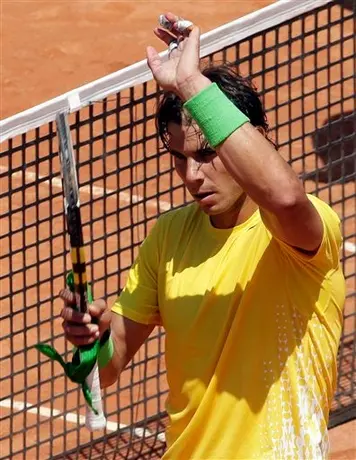 Aunque enfermo, Nadal alcanza los Cuartos de Final en Roma
