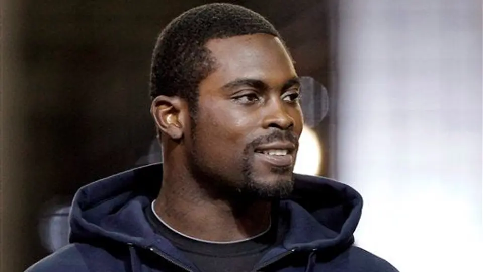 Vick firma contrato por un año más con las Águilas