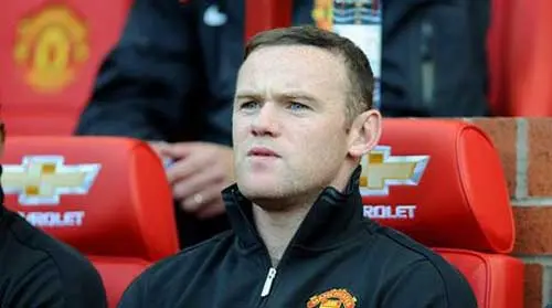Pareja de Rooney se queja por suplencia de Wayne ante el Madrid