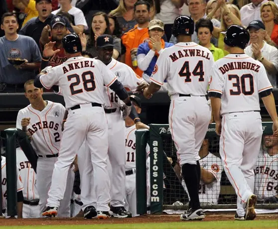 Astros sorprende a Texas en el inicio de la temporada