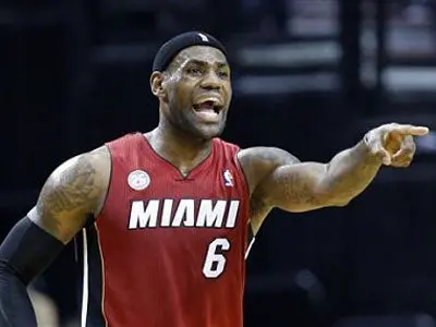Bryant y LeBron lideran lista titulares del Juego de las Estrellas