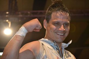 El Ángel pierde la máscara ante Trauma II