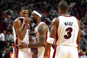 Heat vino de atrás y venció a Dallas en tiempo extra