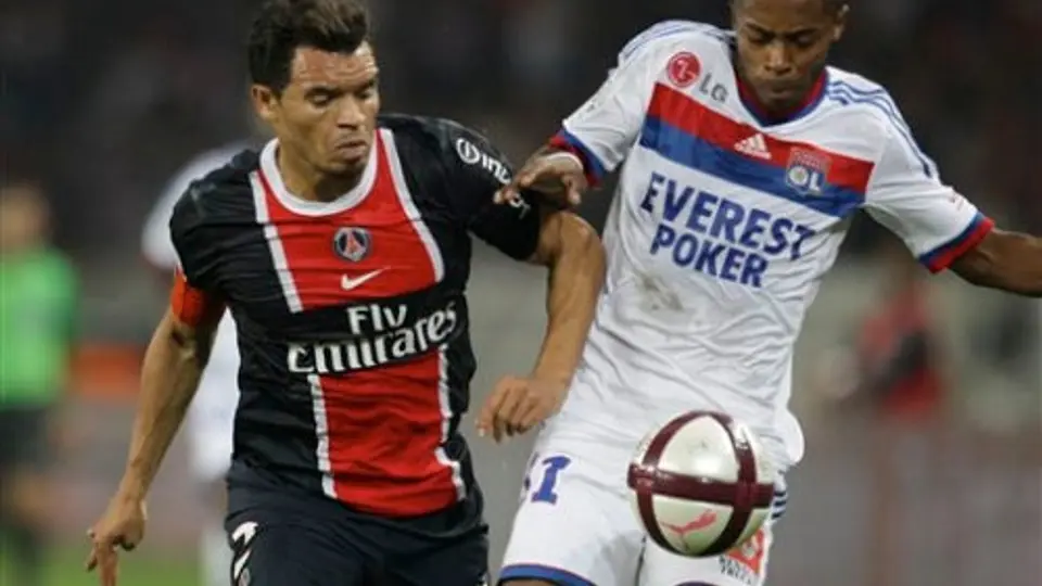 Paris Saint-Germain gana y toma la punta en Francia