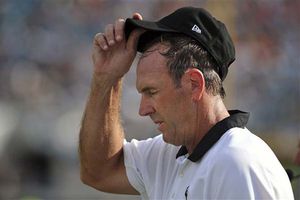 Jacksonville despide al entrenador Mike Mularkey