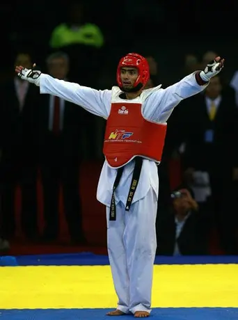 Idulio Islas e Itzel Manjarrez obtienen bronce en Taekwondo