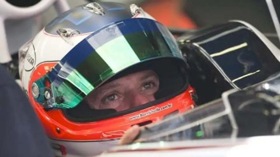 Barrichello es cauto acerca de Checo Pérez