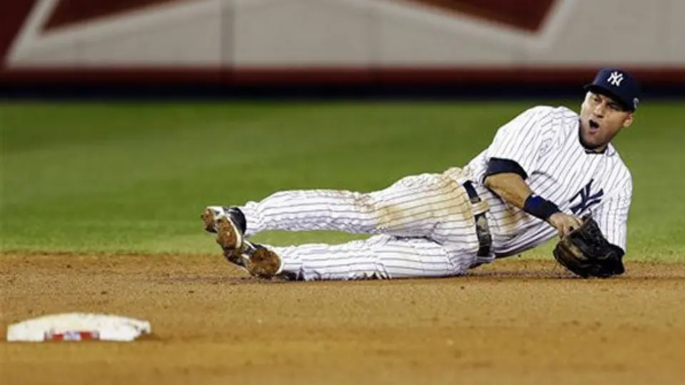Derek Jeter trotó por primera vez desde su lesión