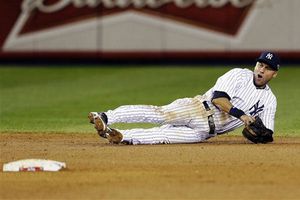 Derek Jeter trotó por primera vez desde su lesión