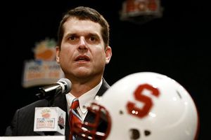 Jim Harbaugh no será entrenador de los Delfines