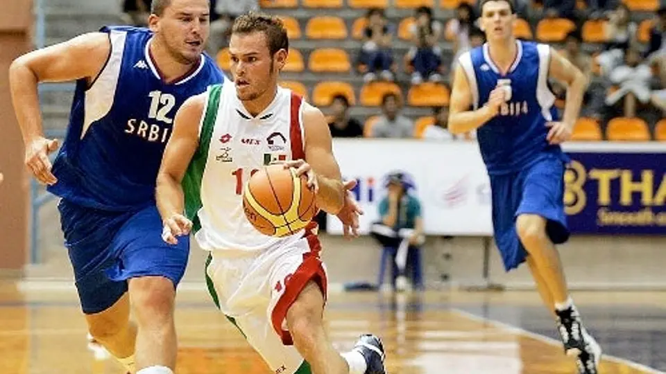 México inicia con derrota en basquetbol varonil