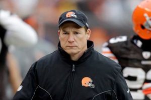 Cleveland despide a Eric Mangini