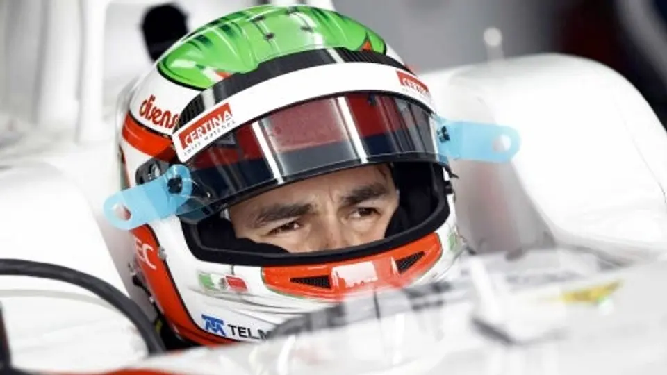 El Presidente Calderón le desea suerte a Checo Pérez