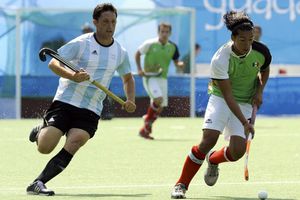 México pierde en su debut en hockey sobre pasto varonil