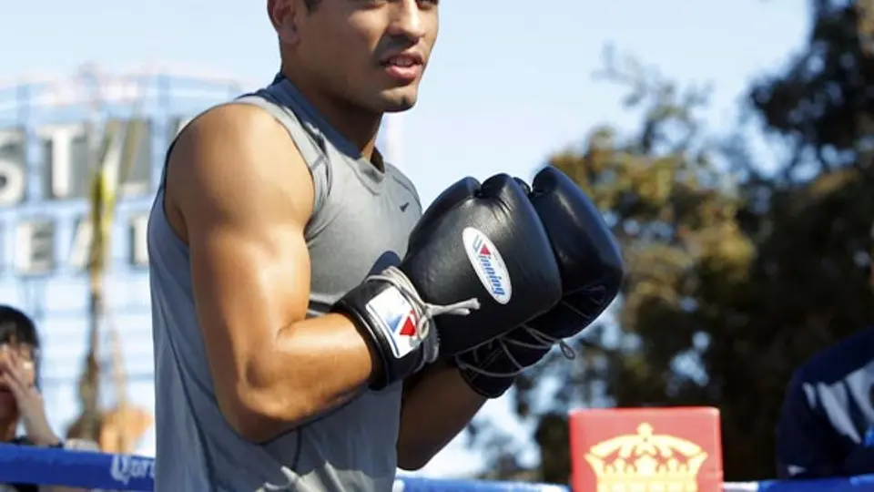 Abner Mares subirá a la categoría Pluma