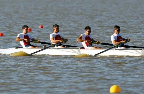 Chilenos que ganaron bronce corrieron en bote alquilado
