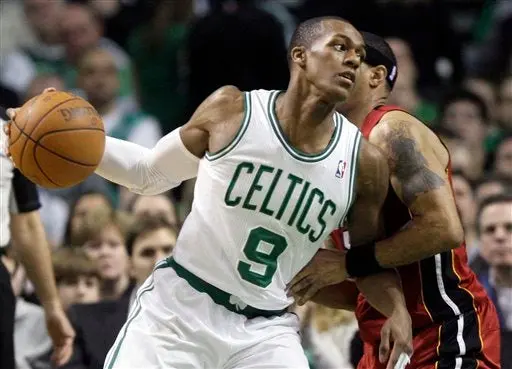 Boston derrota a Miami  85-82