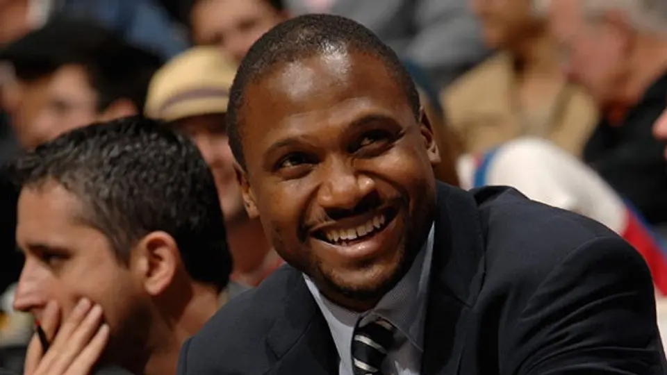 Lindsey Hunter nuevo entrenador de los Suns