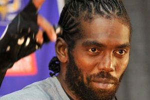 El coach de Titanes cree que Randy Moss encajará bien en el equipo