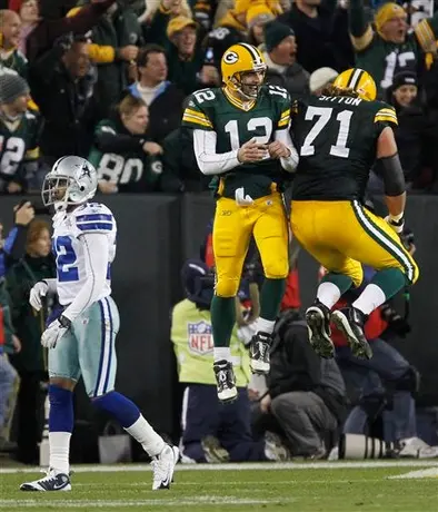 Rodgers y Matthews estelarizan paliza de Green Bay 45-7 a Dallas