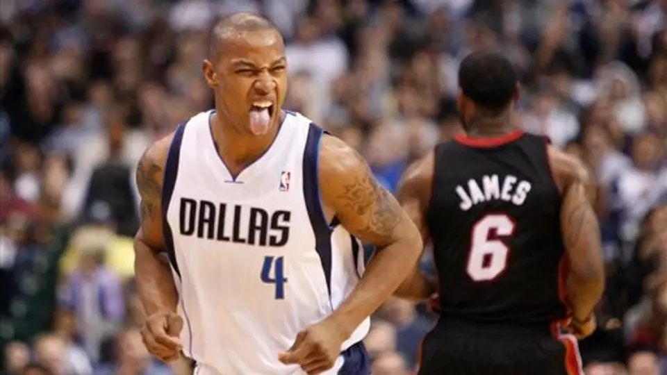 Dallas hila cinco triunfos seguidos al vencer al Heat