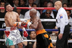 Ortiz pide revancha ante Mayweather; De la Hoya lo avala