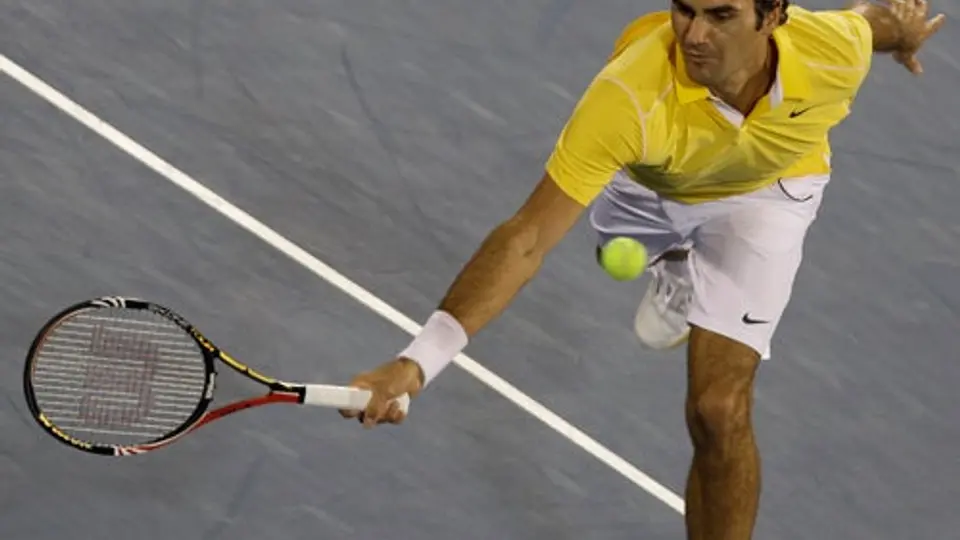 Federer vence a Stakhovsky y pasa a semifinal en Dubai