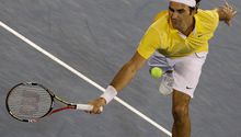 Federer vence a Stakhovsky y pasa a semifinal en Dubai