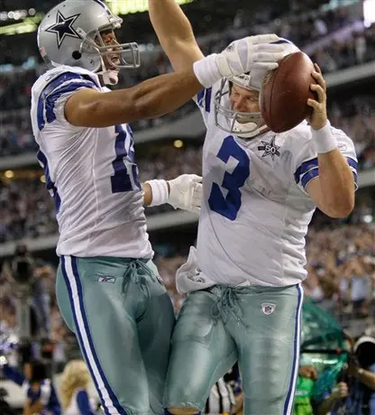 Austin atrapa dos pases de anotación, Dallas doblega 35-19 a Detroit