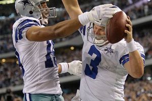 Austin atrapa dos pases de anotación, Dallas doblega 35-19 a Detroit