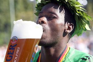 Imponen nuevo récord mundial de maratón en Berlín