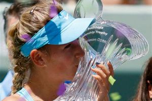 Sharapova cae ante Azarenka en Final de Miami