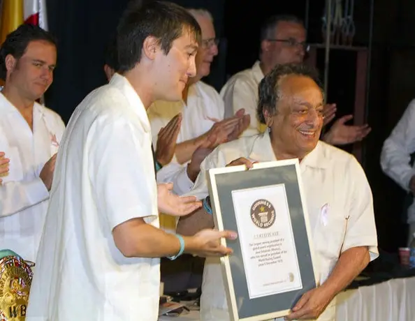 Sulaimán recibe el Guinness por sus 35 años como dirigente deportivo