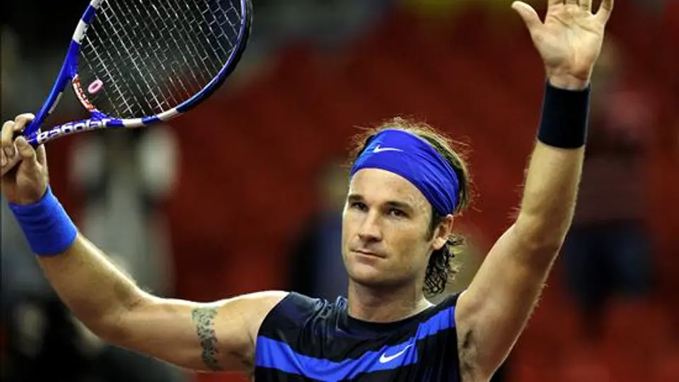 Carlos Moyá se despide del tenis con derrota ante Ferrer
