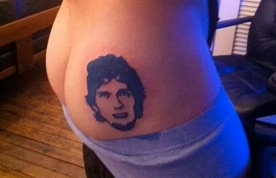 Fan se tatúa rostro de Nowitzki en el trasero