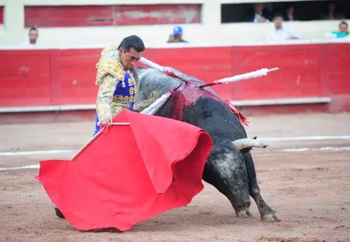 Sale en hombros El Zotoluco, a lo grande