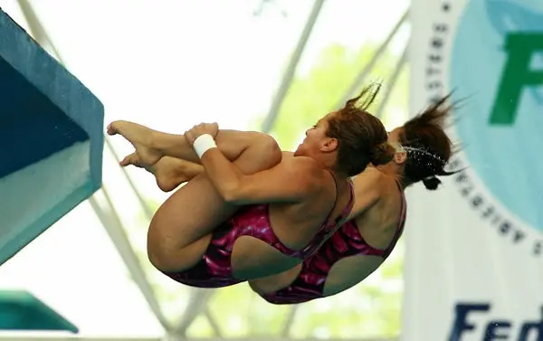 Paola Espinosa y Tatiana Ortiz ganan oro en la plataforma de 10m