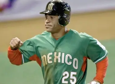 Scott Hairston firma con Mets por una campaña