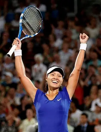 Li derrota a Clijsters y se corona en Sydney