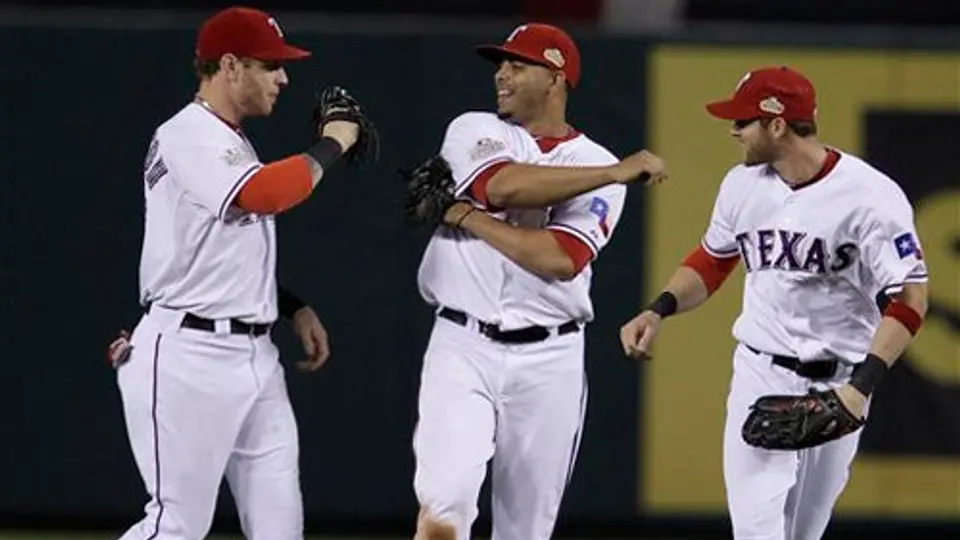 Rangers vence 4-0 a Cardenales y empareja la serie