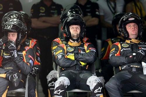 El equipo Lotus observa el desarrollo de la carrera  | AP