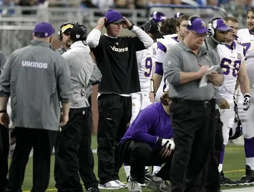 Detroit arruina posible despedida de Favre; Leones vence 20-13 a Vikingos
