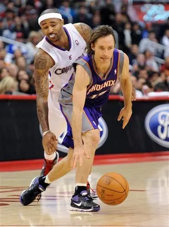 Con gran actuación de Nash, Suns derrotan a Clippers