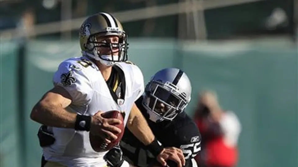 Santos vence 40-20 a Raiders de la mano de Brees